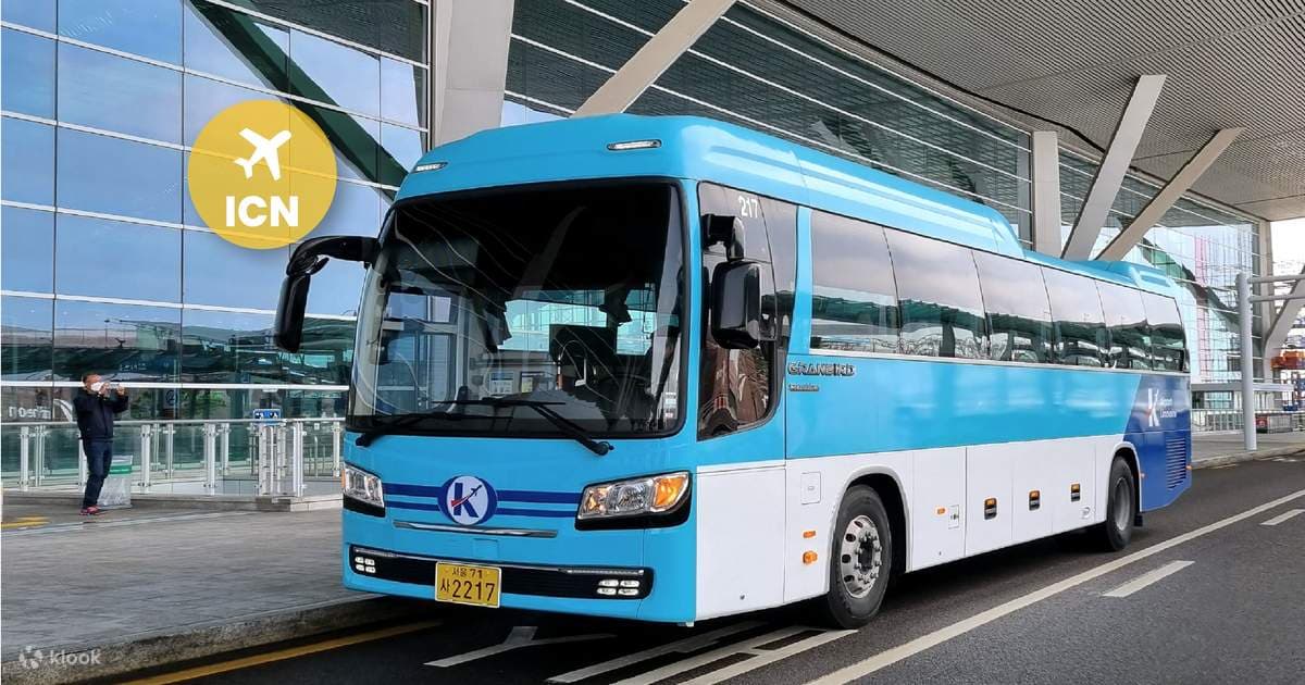 A Korea Airport Limousine (KAL) coach for the Incheon Airport to Seoul route